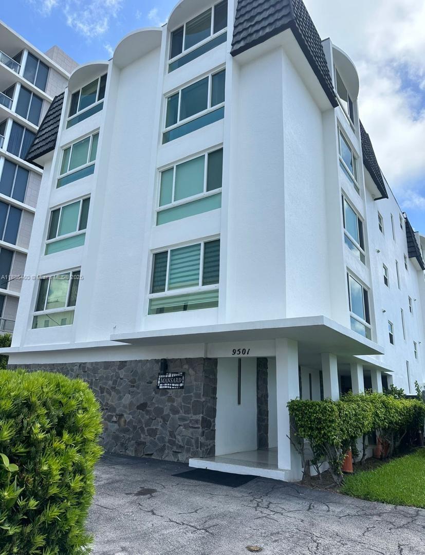 MANSARD CONDO - Residential Lease