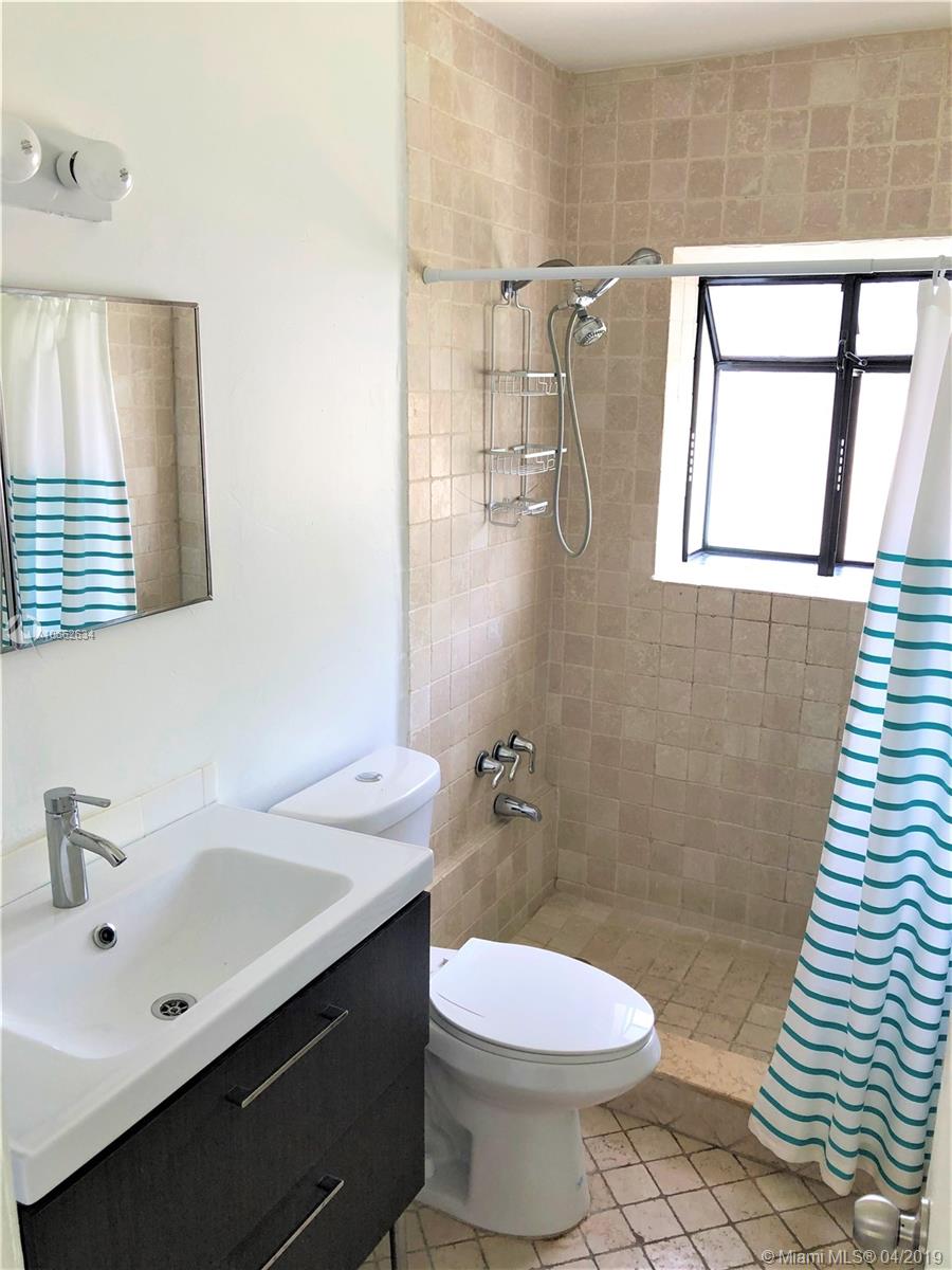 HOLLYWOOD LITTLE RANCHES - Residential