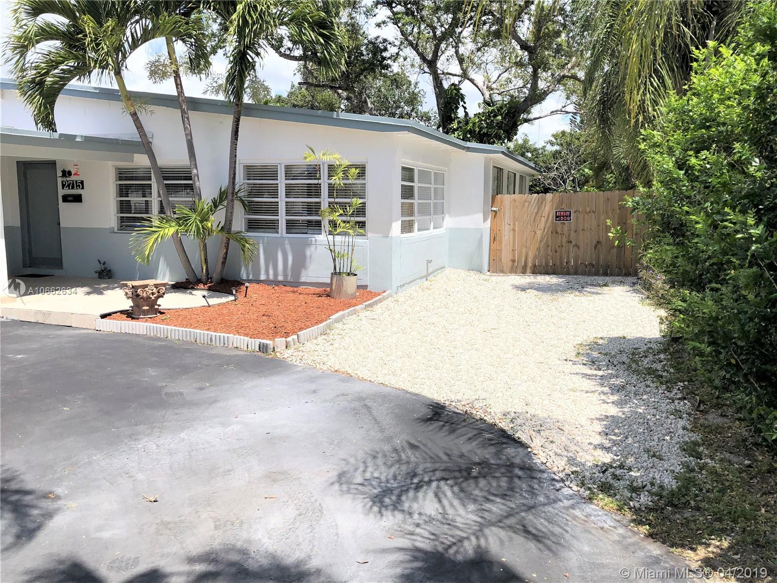 HOLLYWOOD LITTLE RANCHES - Residential