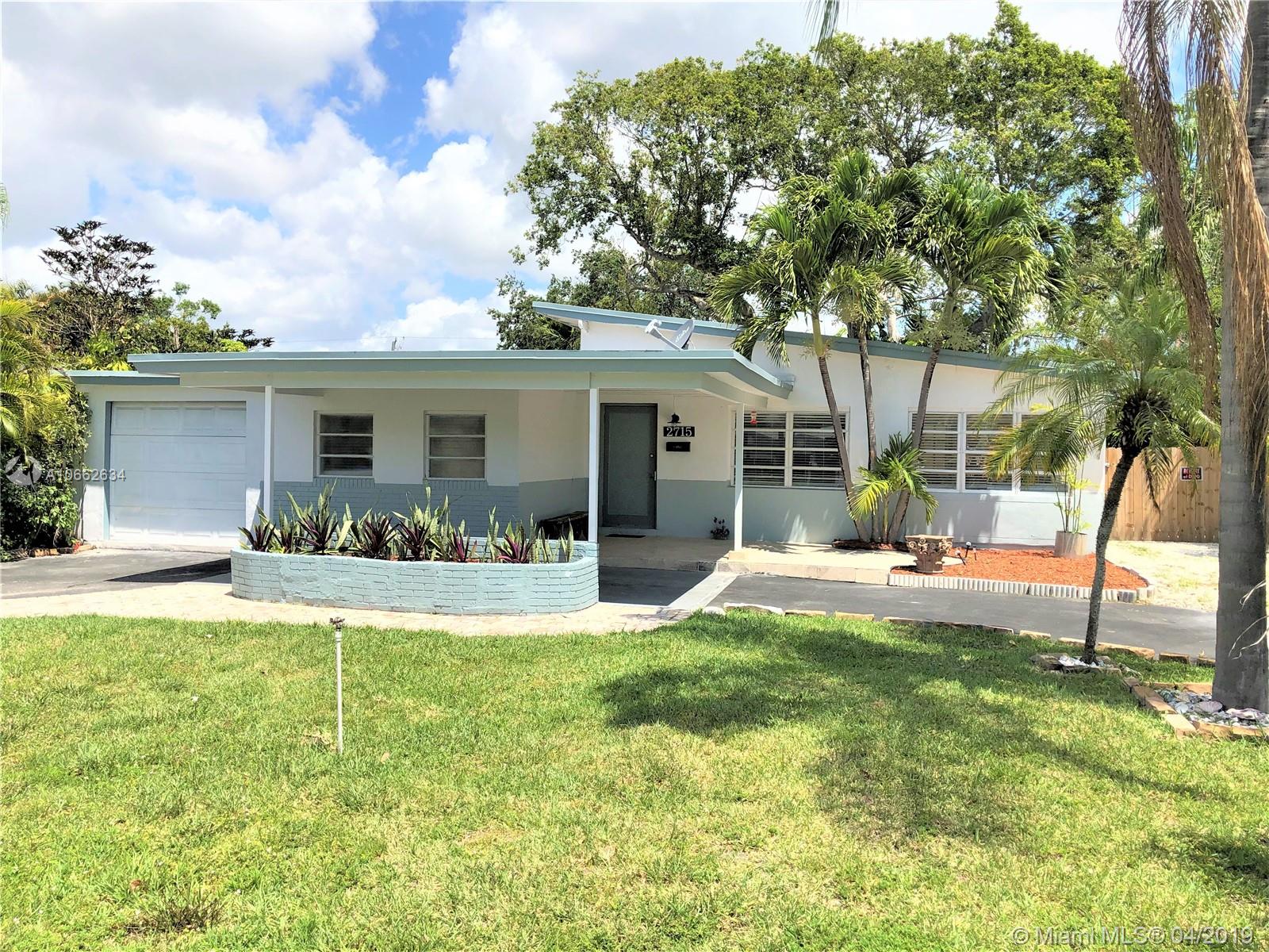 HOLLYWOOD LITTLE RANCHES - Residential