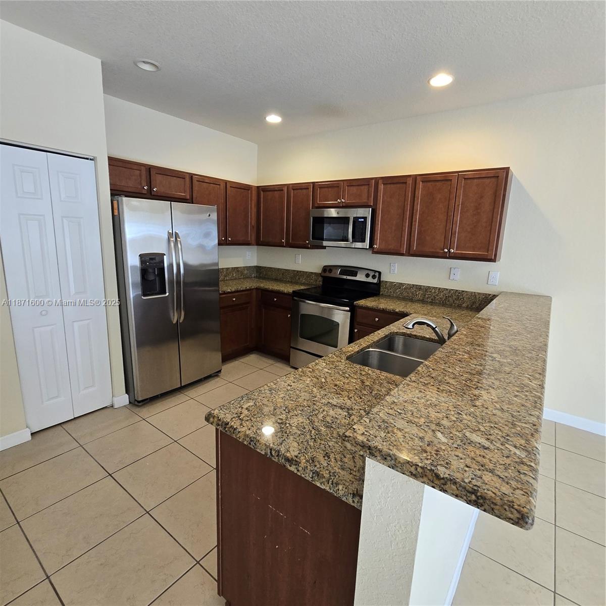 LAKES BY THE BAY EVE REPL - Residential