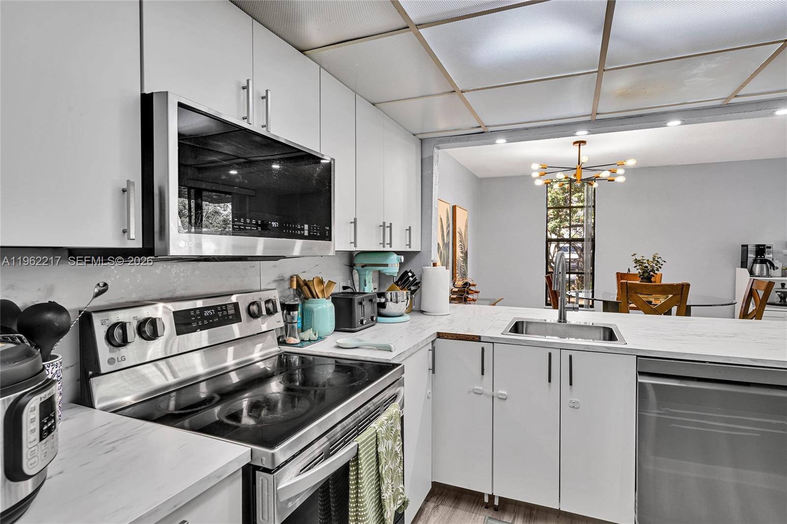 VISTA GARDENS I CONDO - Residential