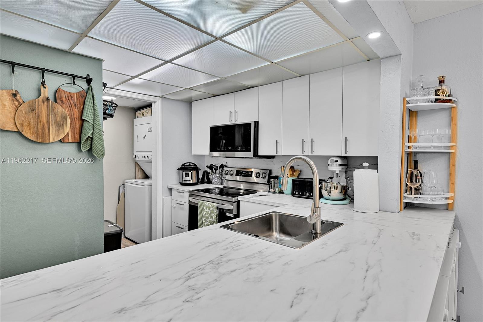 VISTA GARDENS I CONDO - Residential