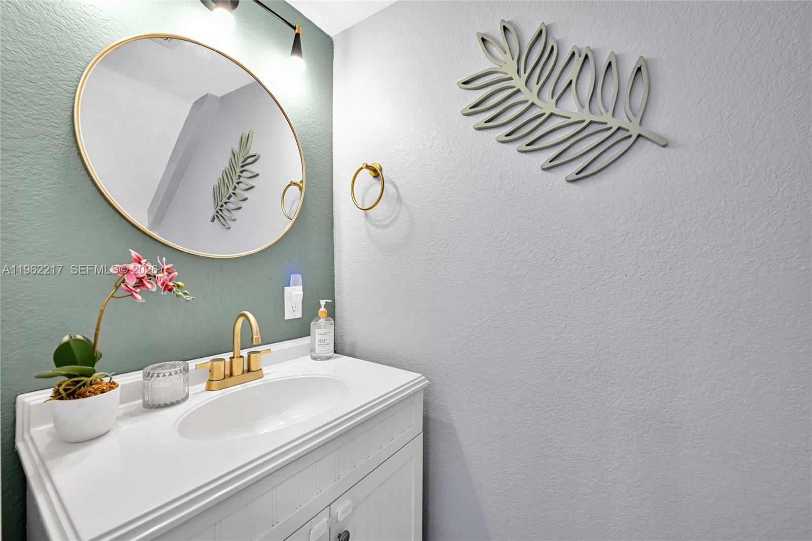 VISTA GARDENS I CONDO - Residential