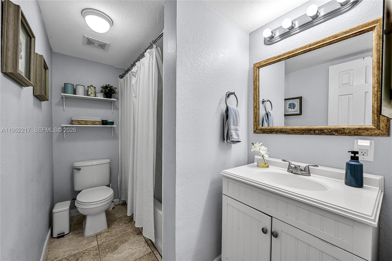 VISTA GARDENS I CONDO - Residential