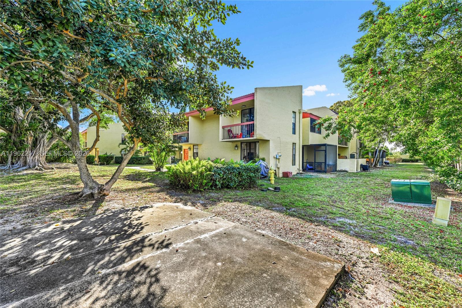 VISTA GARDENS I CONDO - Residential