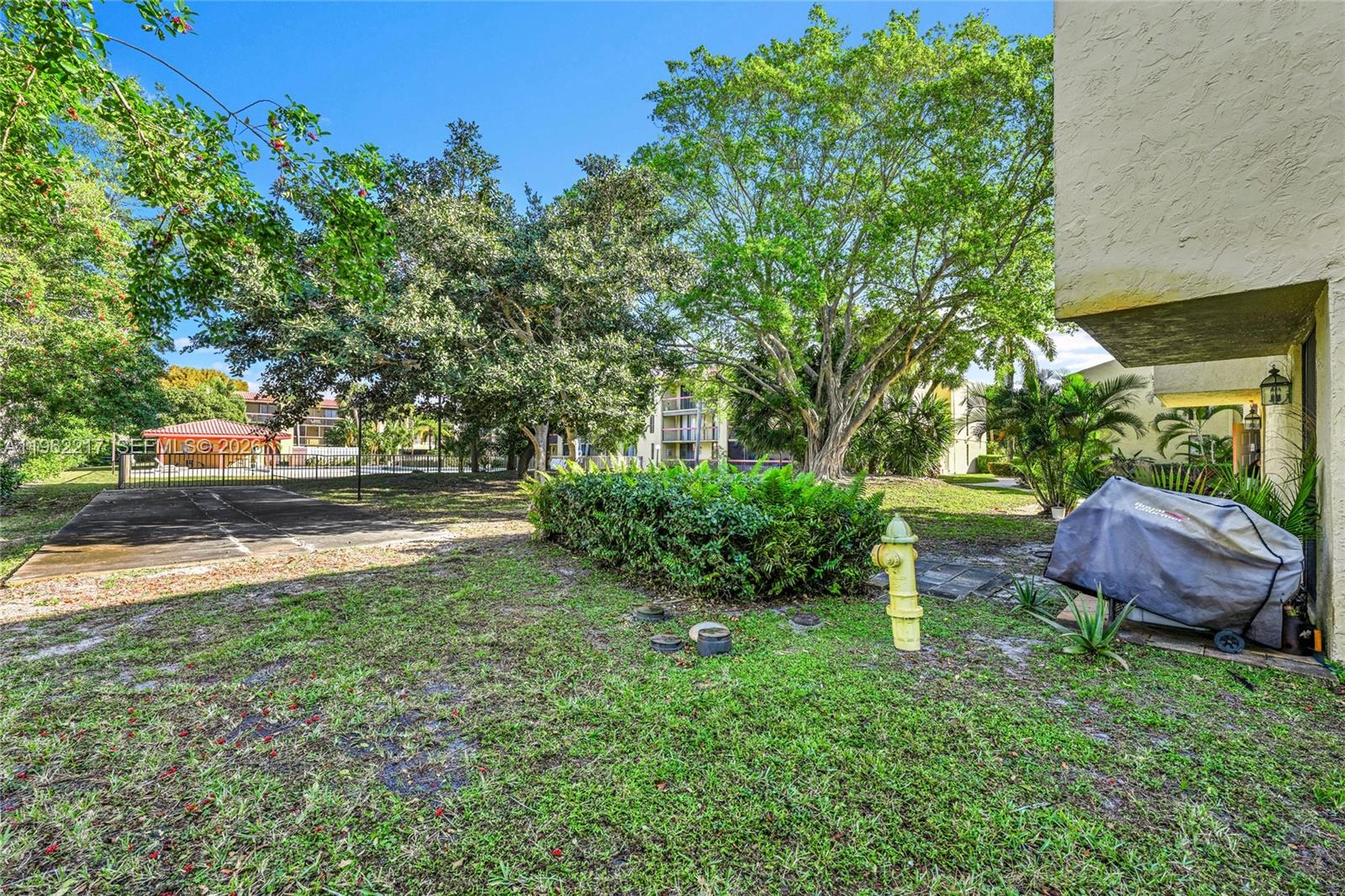 VISTA GARDENS I CONDO - Residential