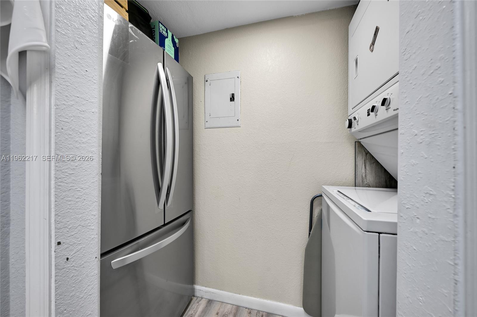 VISTA GARDENS I CONDO - Residential