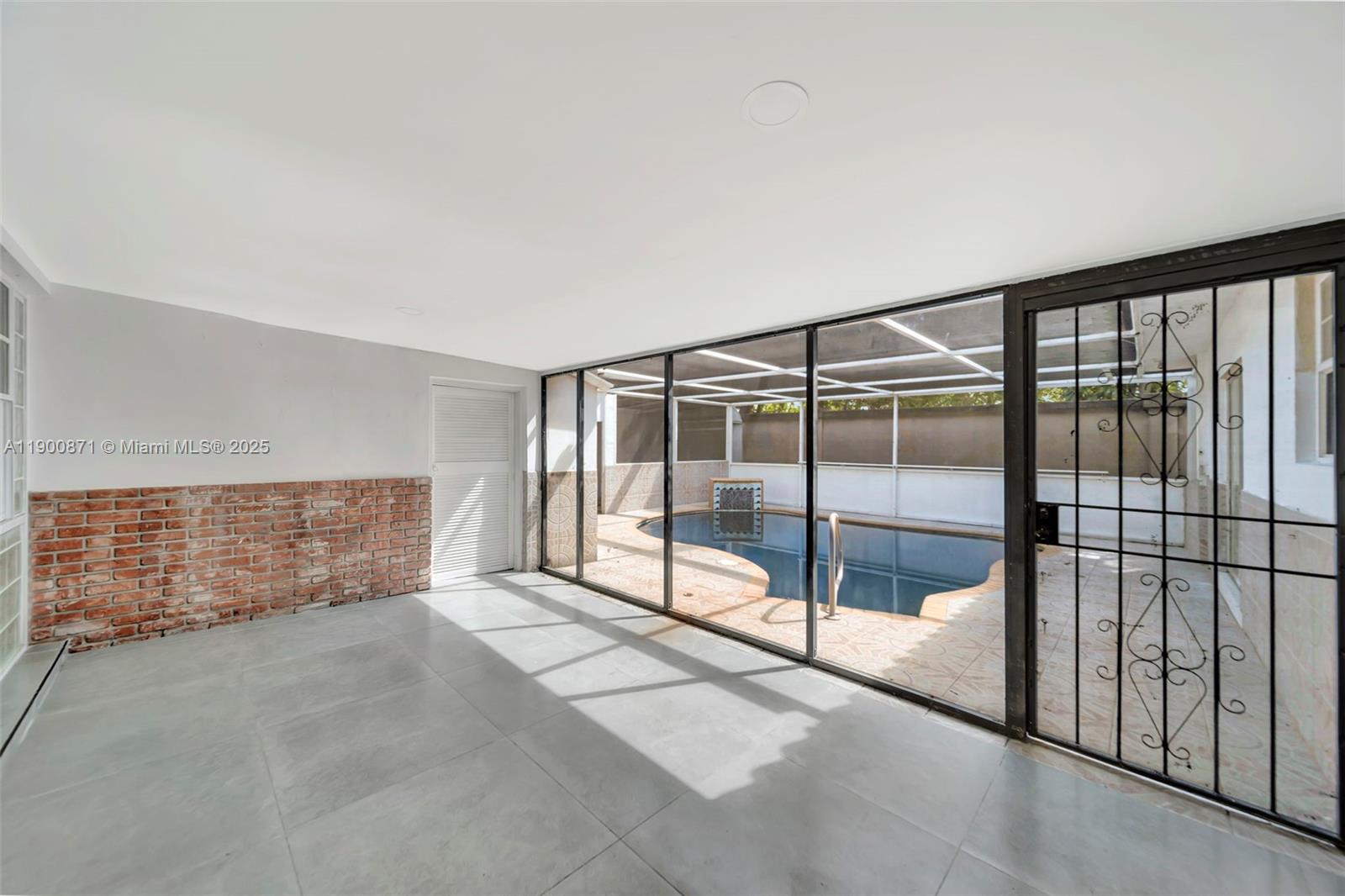 PICKWICK LAKE ESTATES SEC - Residential Lease