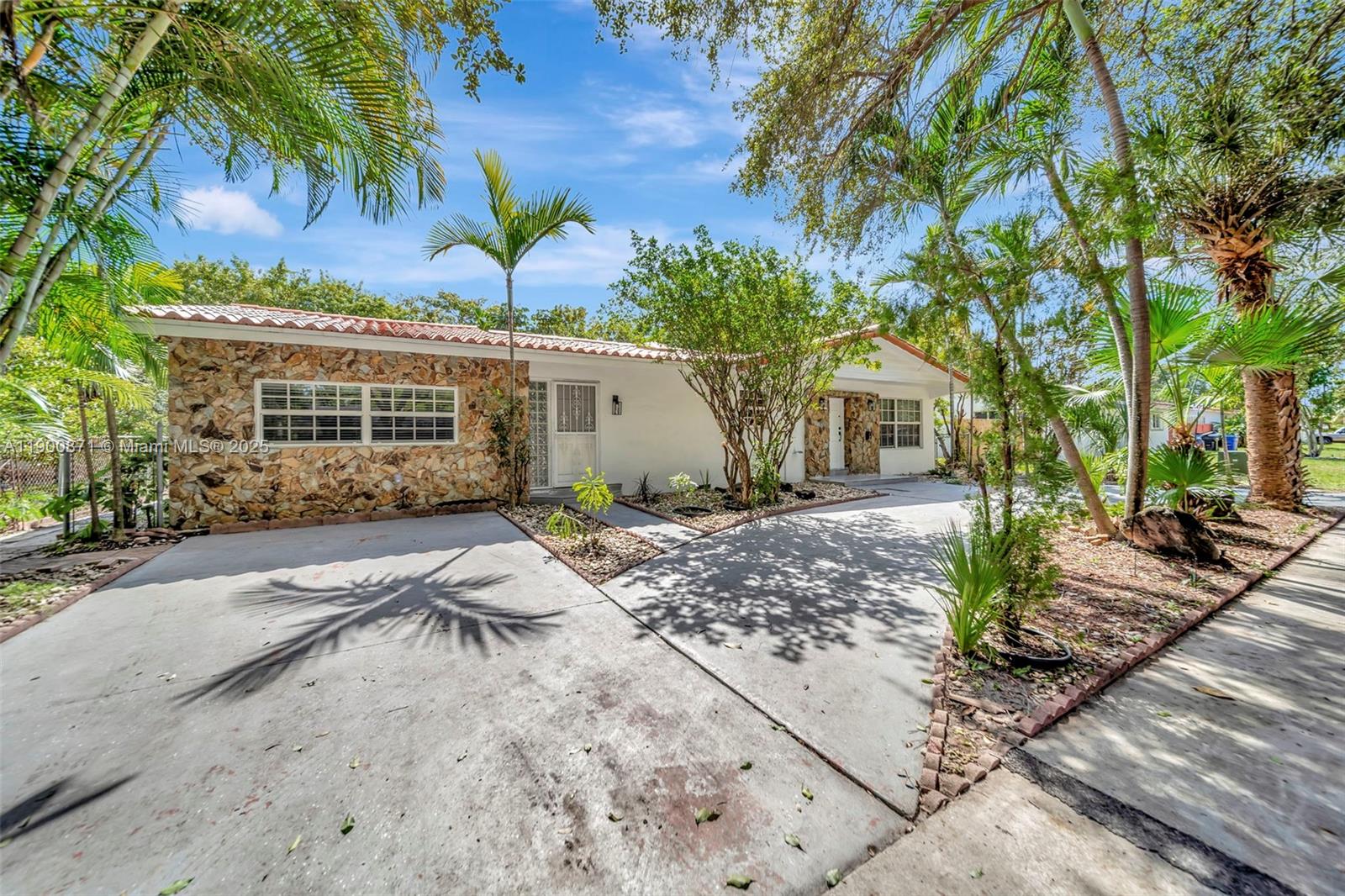 PICKWICK LAKE ESTATES SEC - Residential Lease