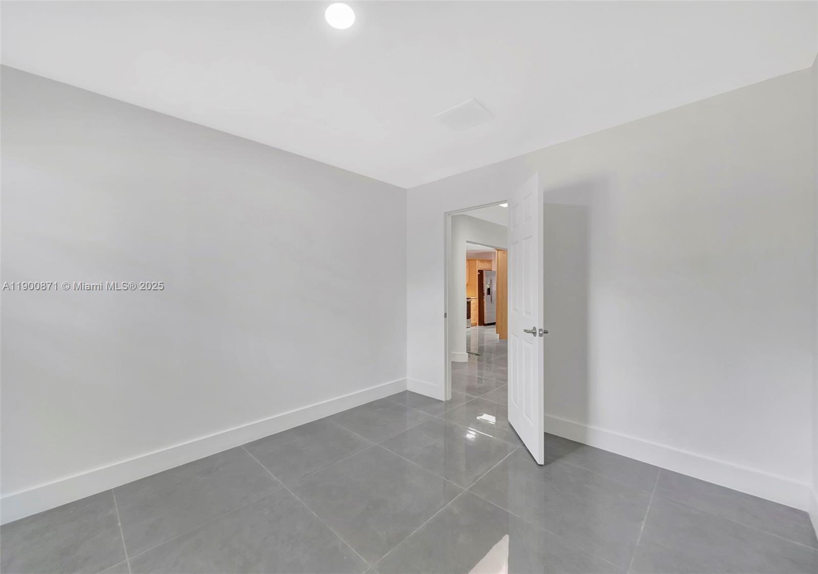 PICKWICK LAKE ESTATES SEC - Residential Lease