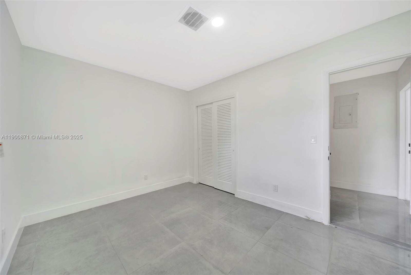 PICKWICK LAKE ESTATES SEC - Residential Lease