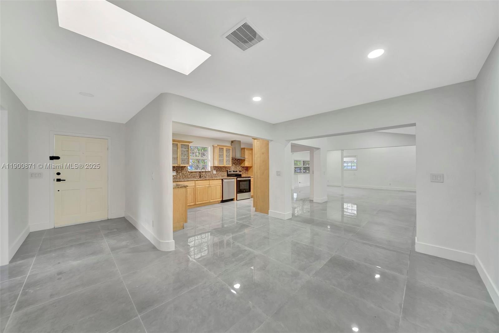 PICKWICK LAKE ESTATES SEC - Residential Lease