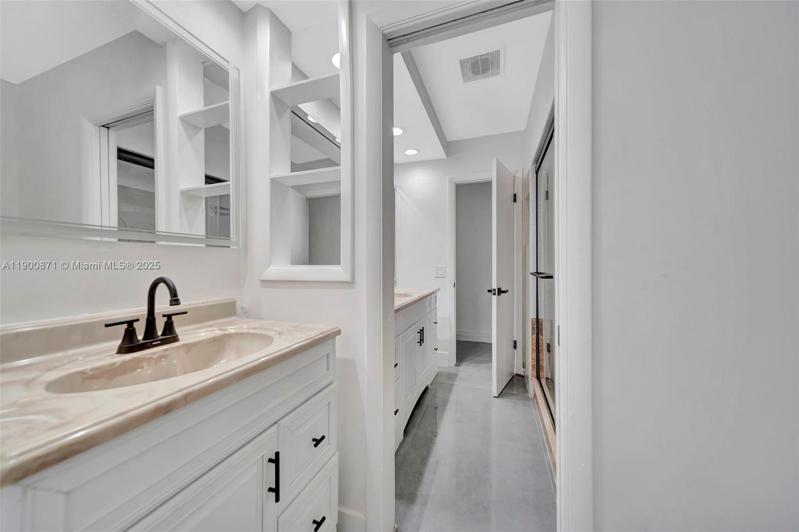 PICKWICK LAKE ESTATES SEC - Residential Lease