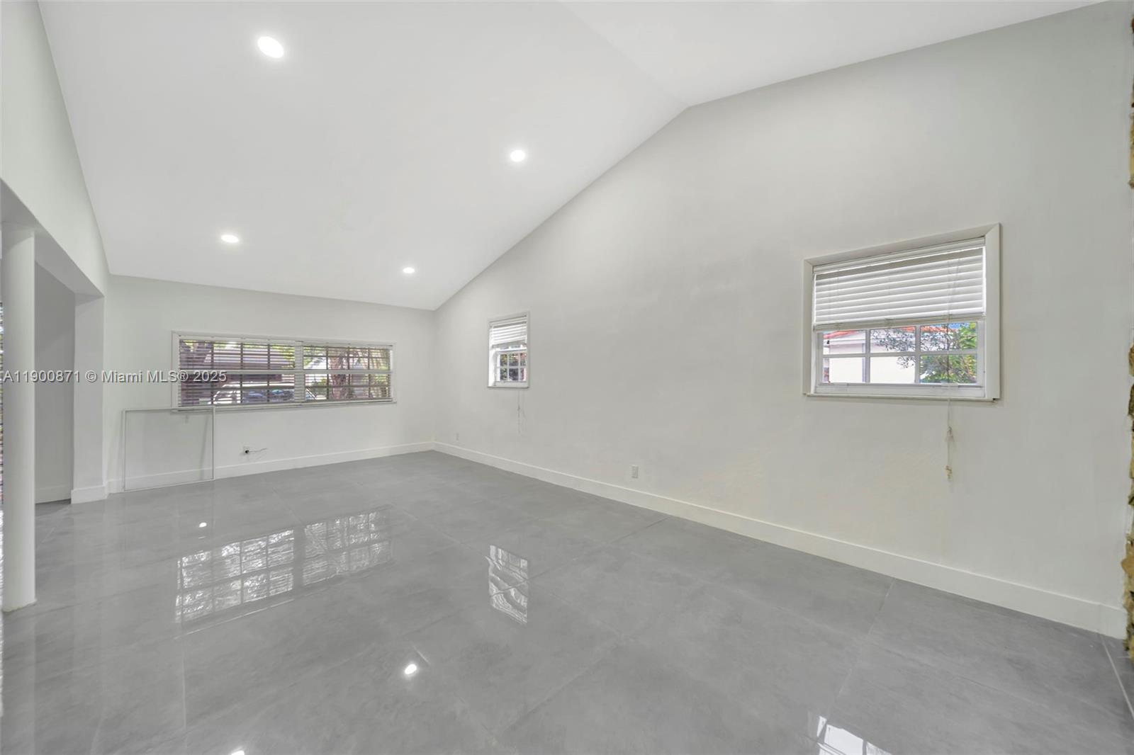 PICKWICK LAKE ESTATES SEC - Residential Lease