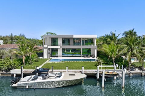 493 Holiday Dr Hallandale Beach FL 33009
