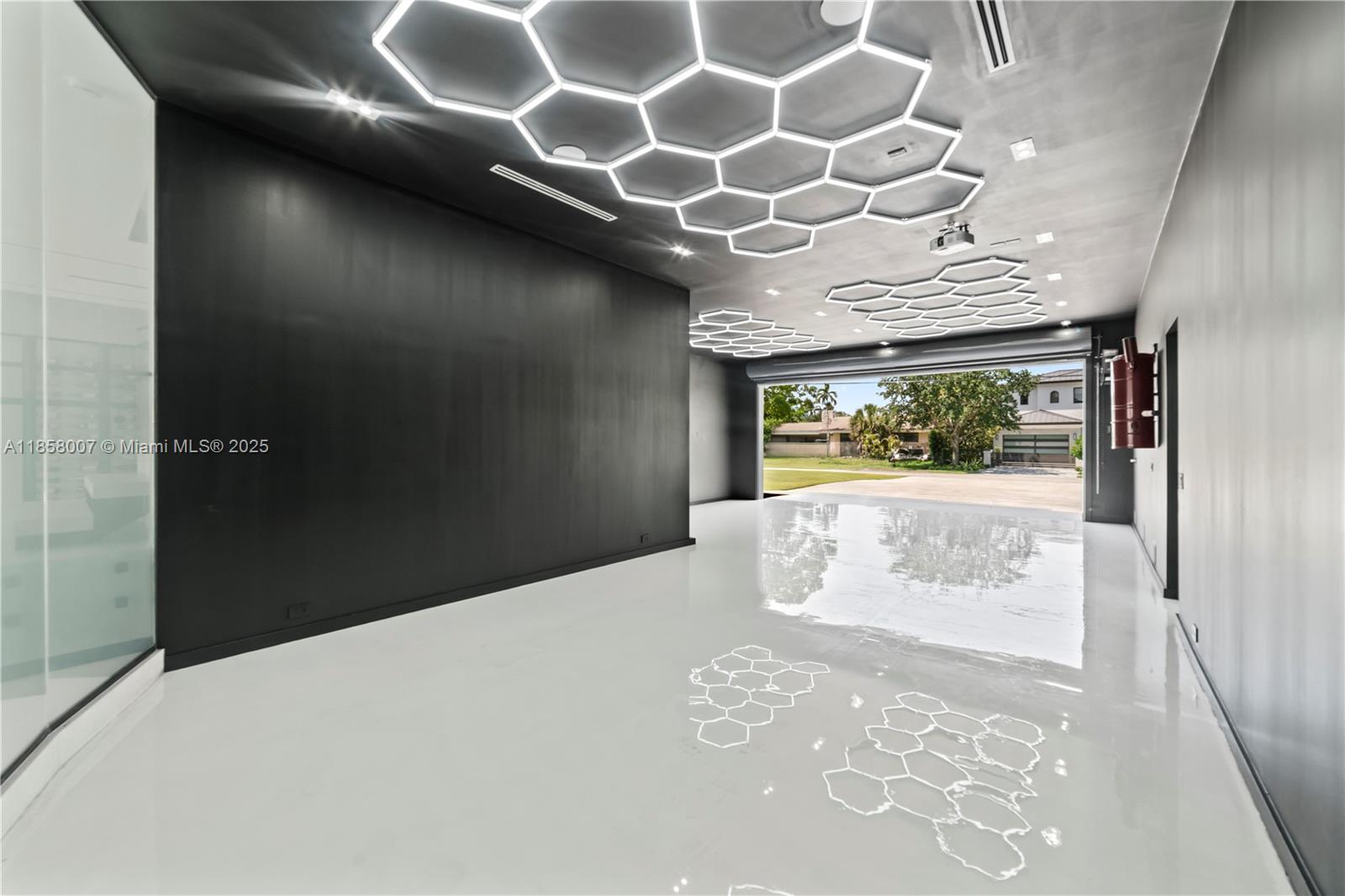 GOLDEN ISLES ESTATES - Residential