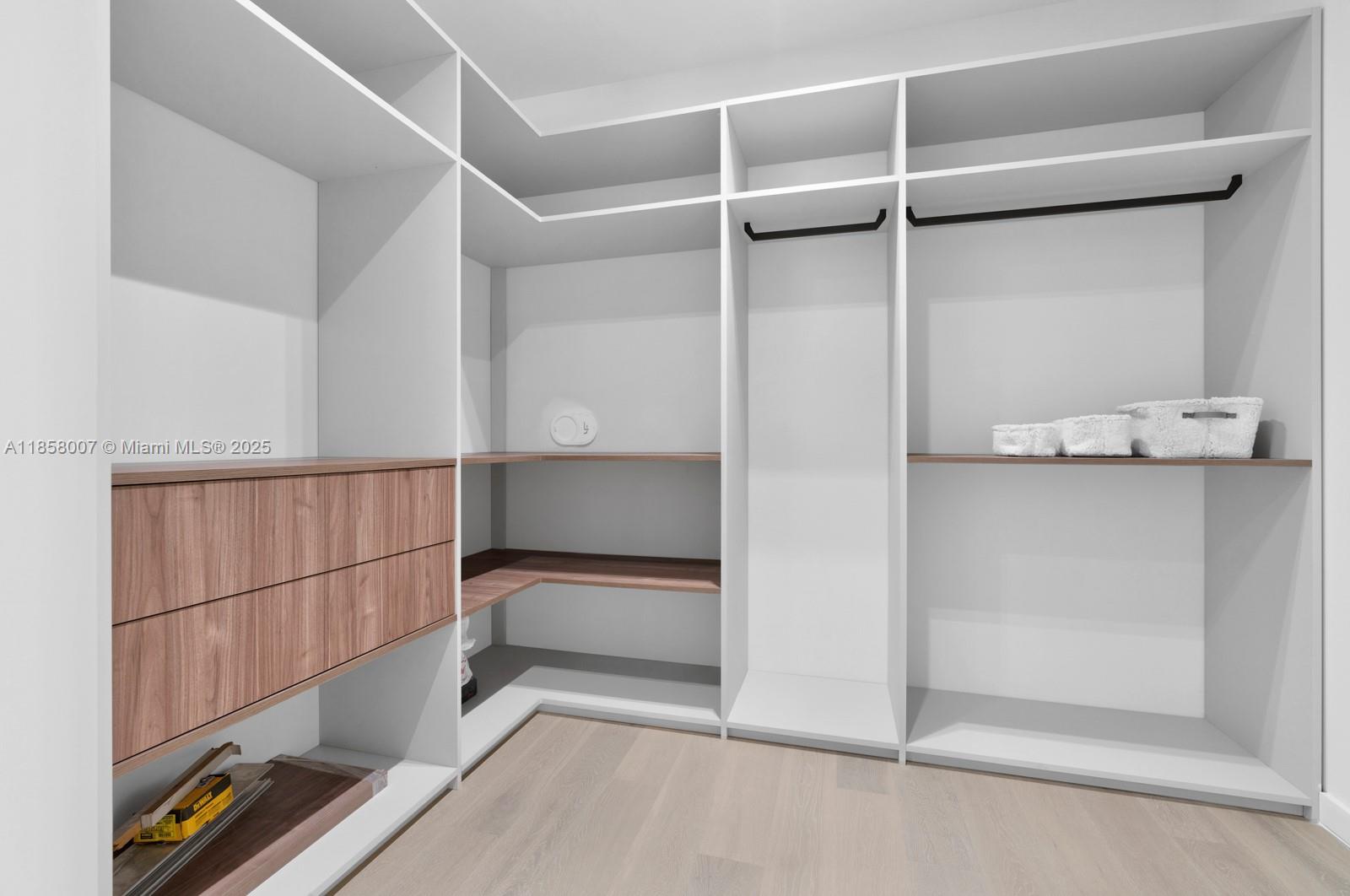 GOLDEN ISLES ESTATES - Residential