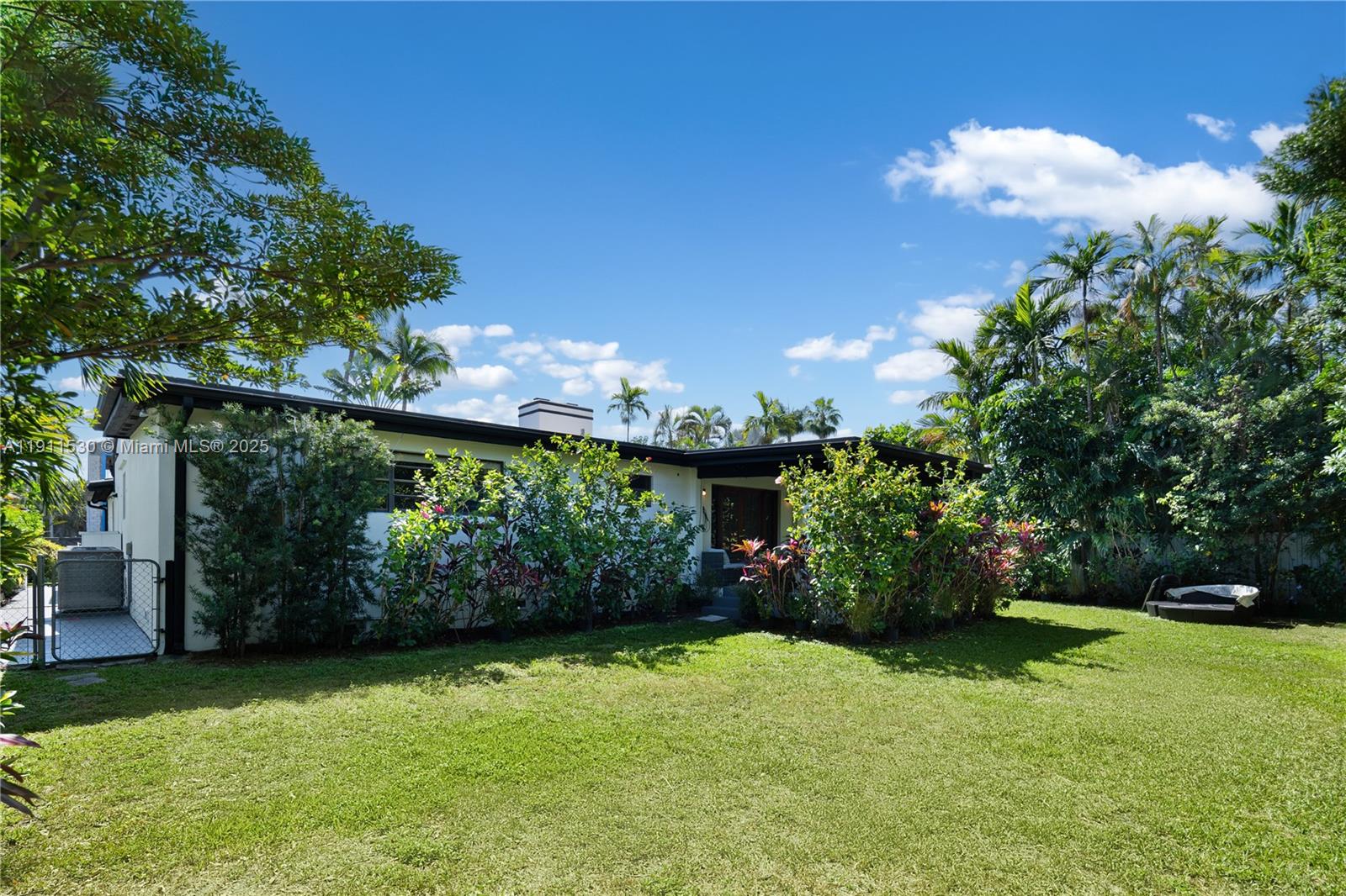 HIBISCUS ISLAND - Residential Lease