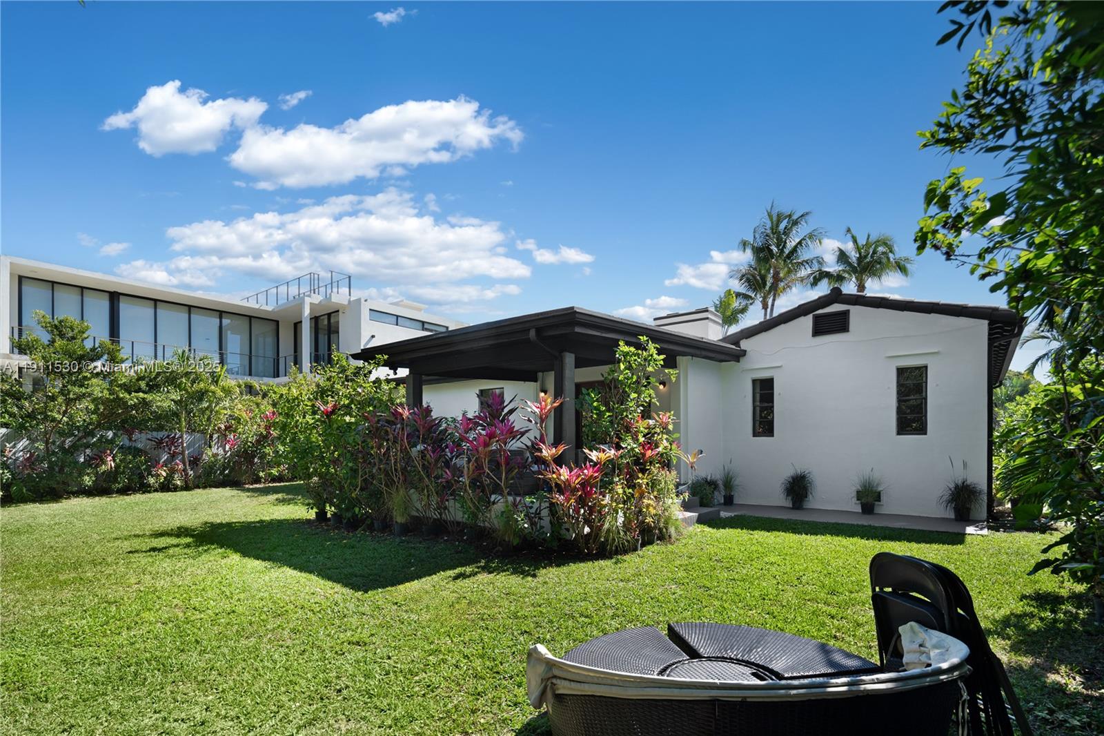 HIBISCUS ISLAND - Residential Lease