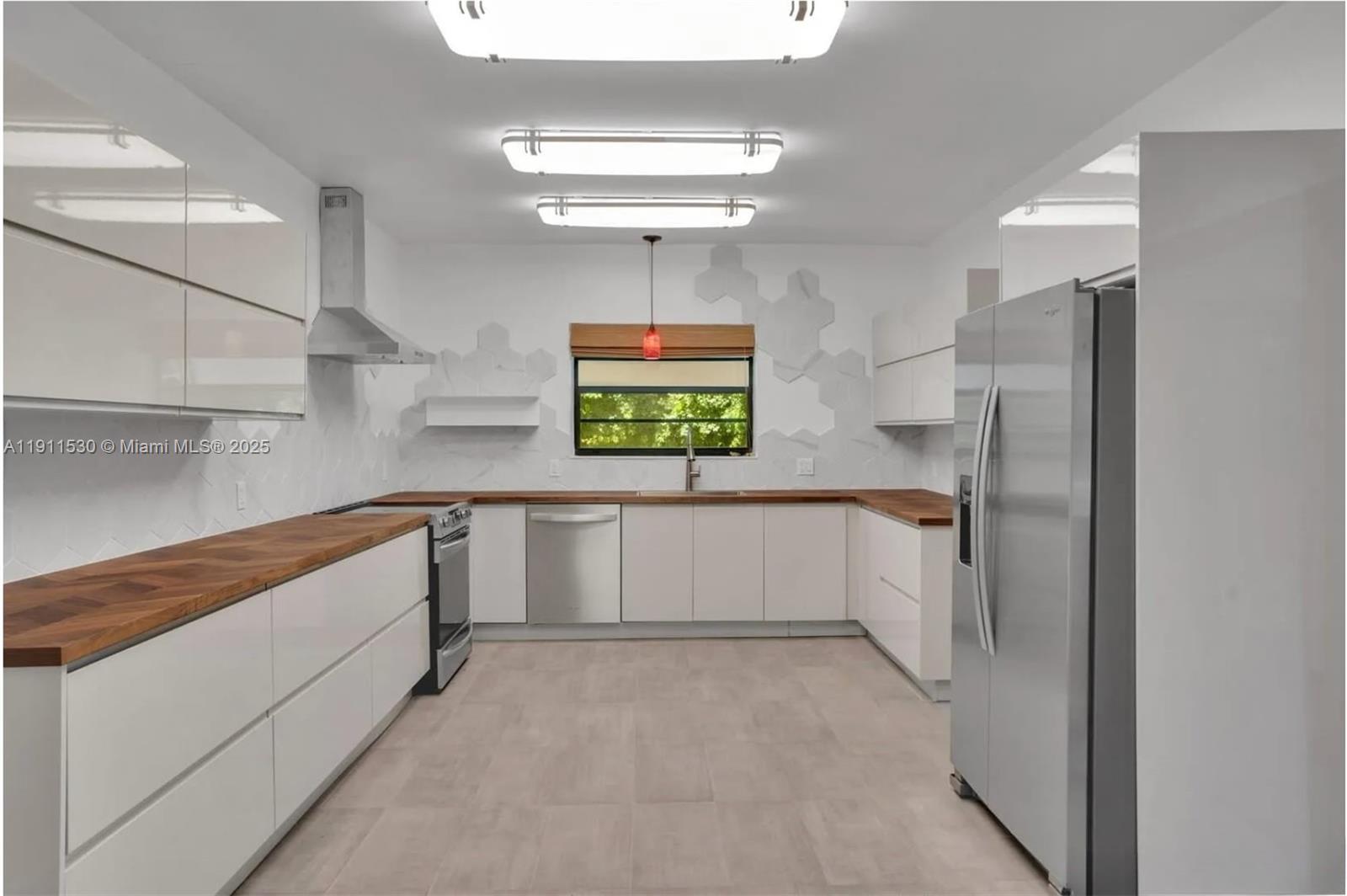 HIBISCUS ISLAND - Residential Lease