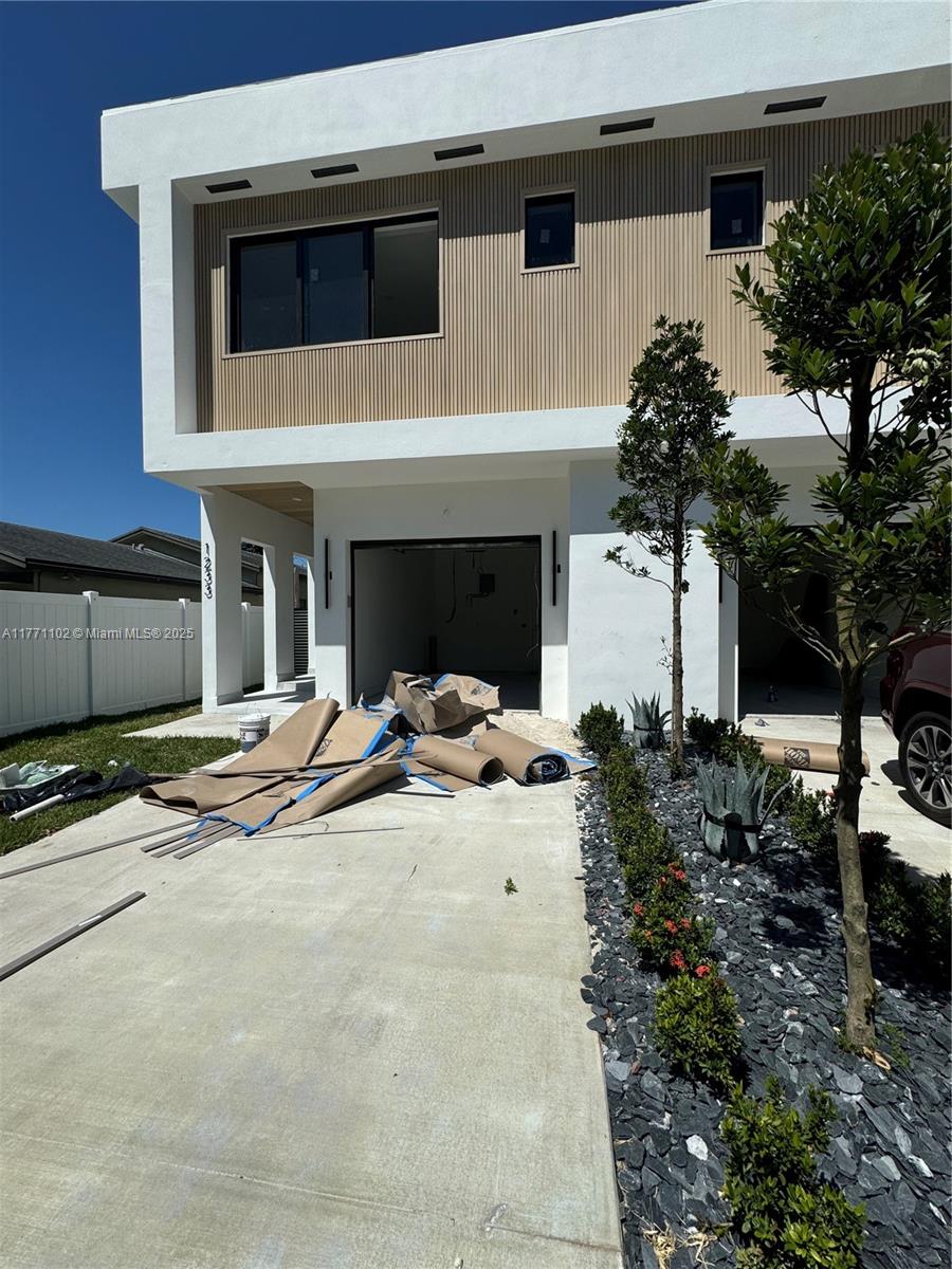 1233 Ne 12th Ave #A Ave, Fort Lauderdale, Broward County, Florida - 4 Bedrooms  
5 Bathrooms - 