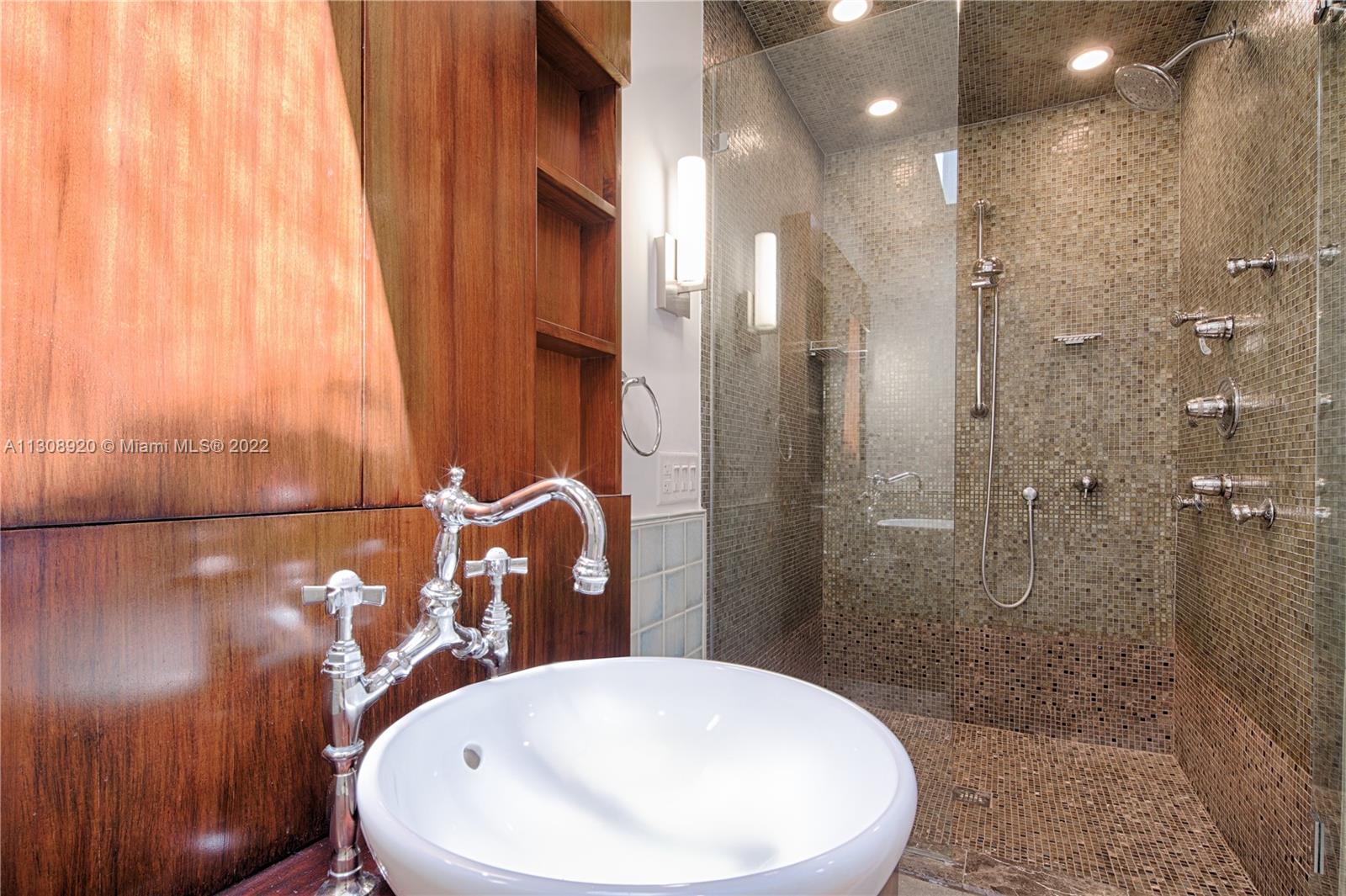 VILLAHARBOUR APTS CONDO - Residential Lease