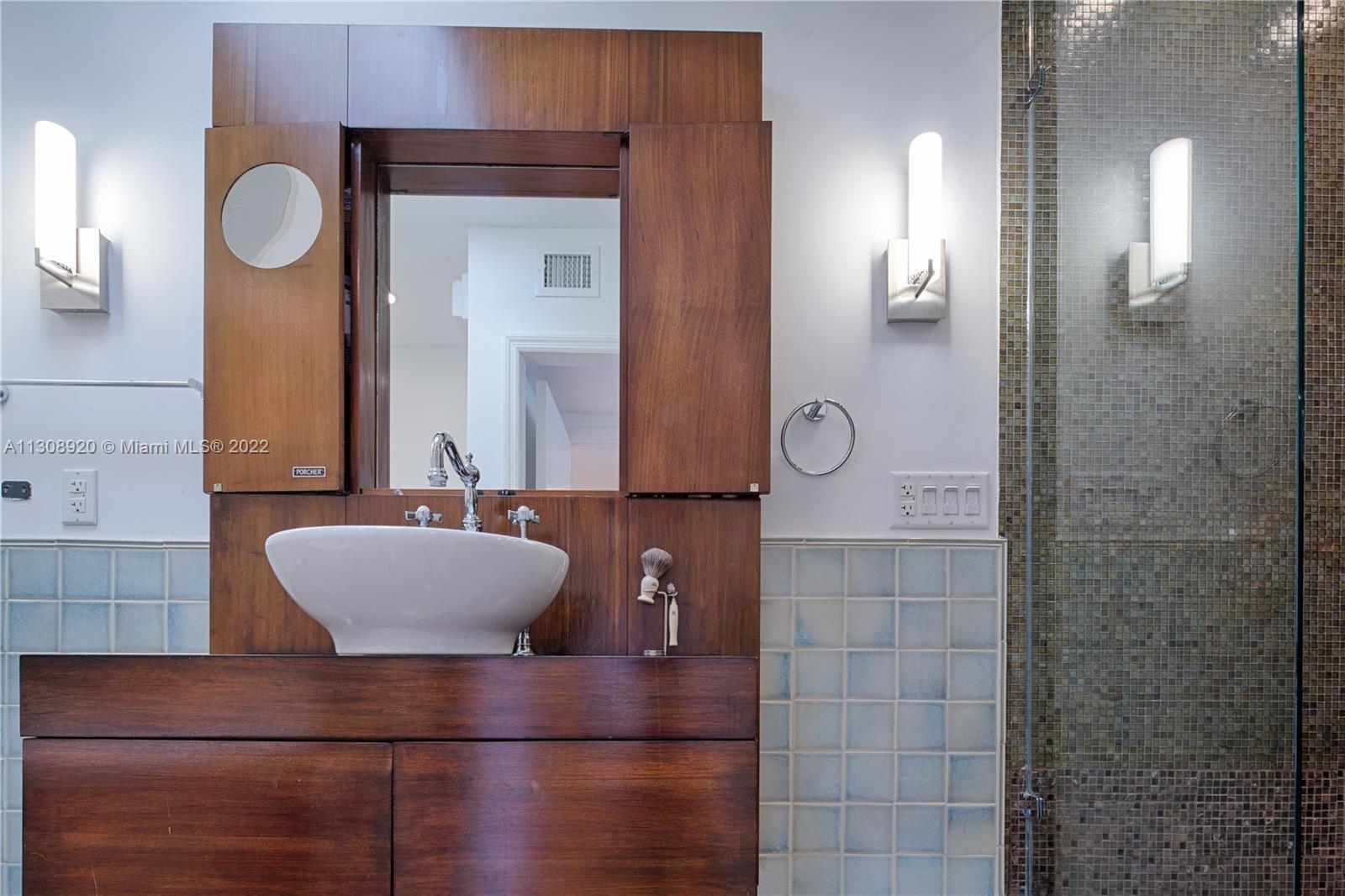 VILLAHARBOUR APTS CONDO - Residential Lease