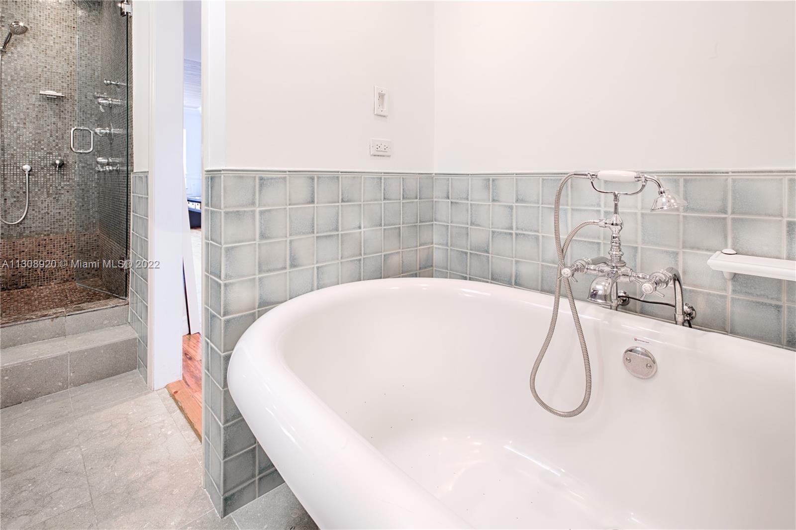 VILLAHARBOUR APTS CONDO - Residential Lease