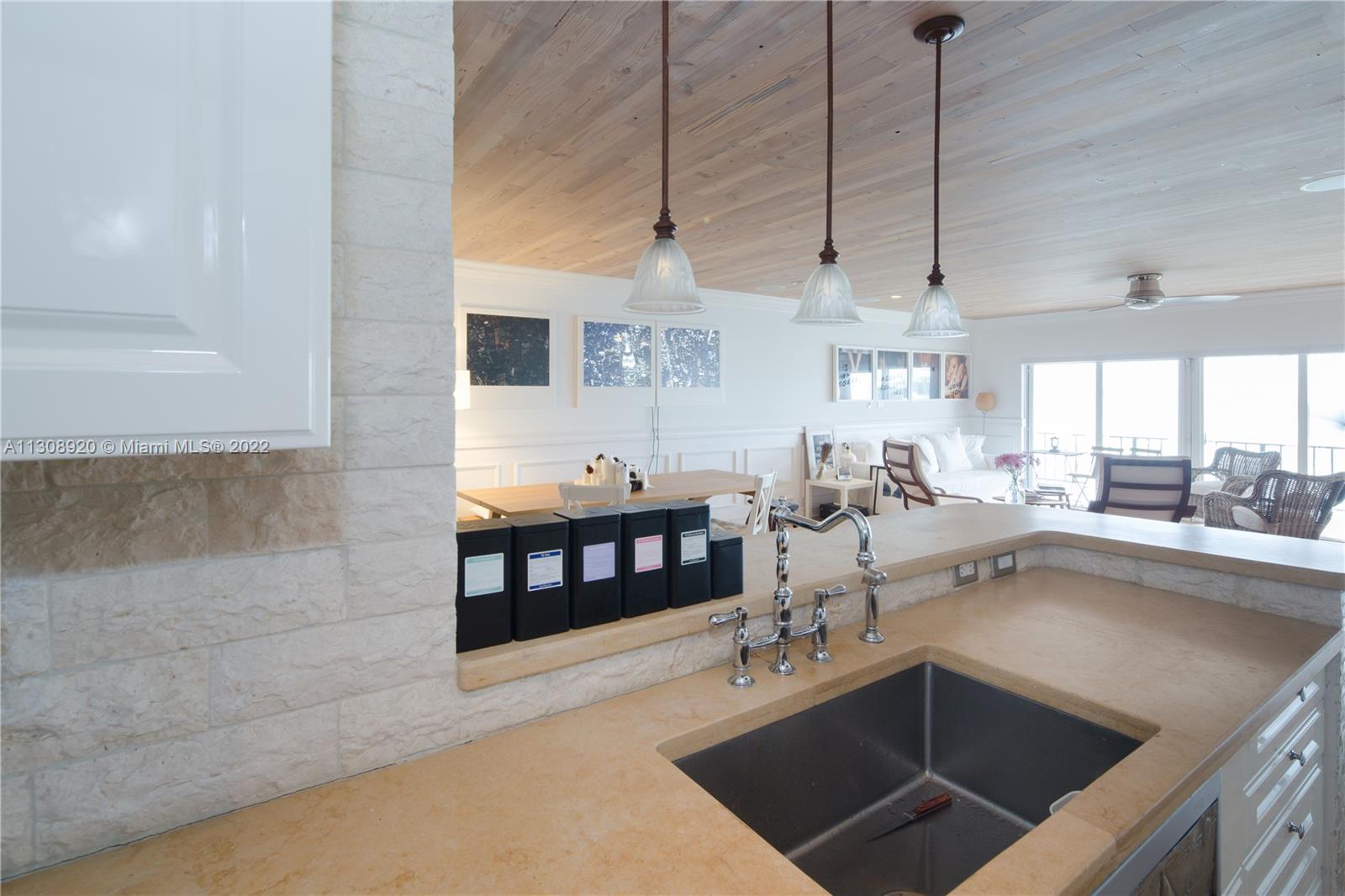 VILLAHARBOUR APTS CONDO - Residential Lease