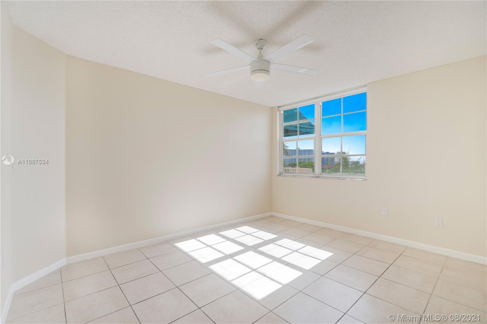 THE YACHT CLUB AT AVENTUR - Residential Lease