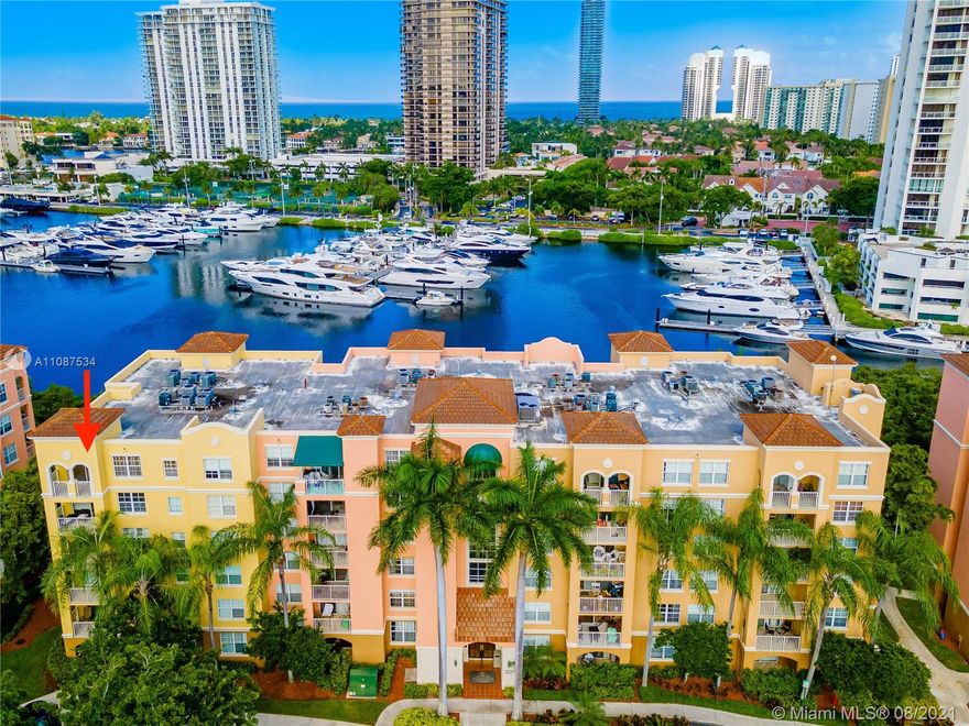 GREAT PENTHOUSE CORNER UNIT, 3 BEDS / 2 FULL BATHS, UNFURNISHED, WASHER AND DRYER IN THE UNIT, AT THE YACHT CLUB AT AVENTURA, AROUND THE COUNTRY CLUB CIRCLE, IN THE HEART OF AVENTURA, MINUTES FROM THE AVENTURA MALL, BEACHS, RESTAURANTS AND I-95, 24HRS SECURITY, GYM, SWIMMING POOL, JACUZZI, BBQ AREA, 2 TENNIS COURTS, KIDS PLAYGROUND.