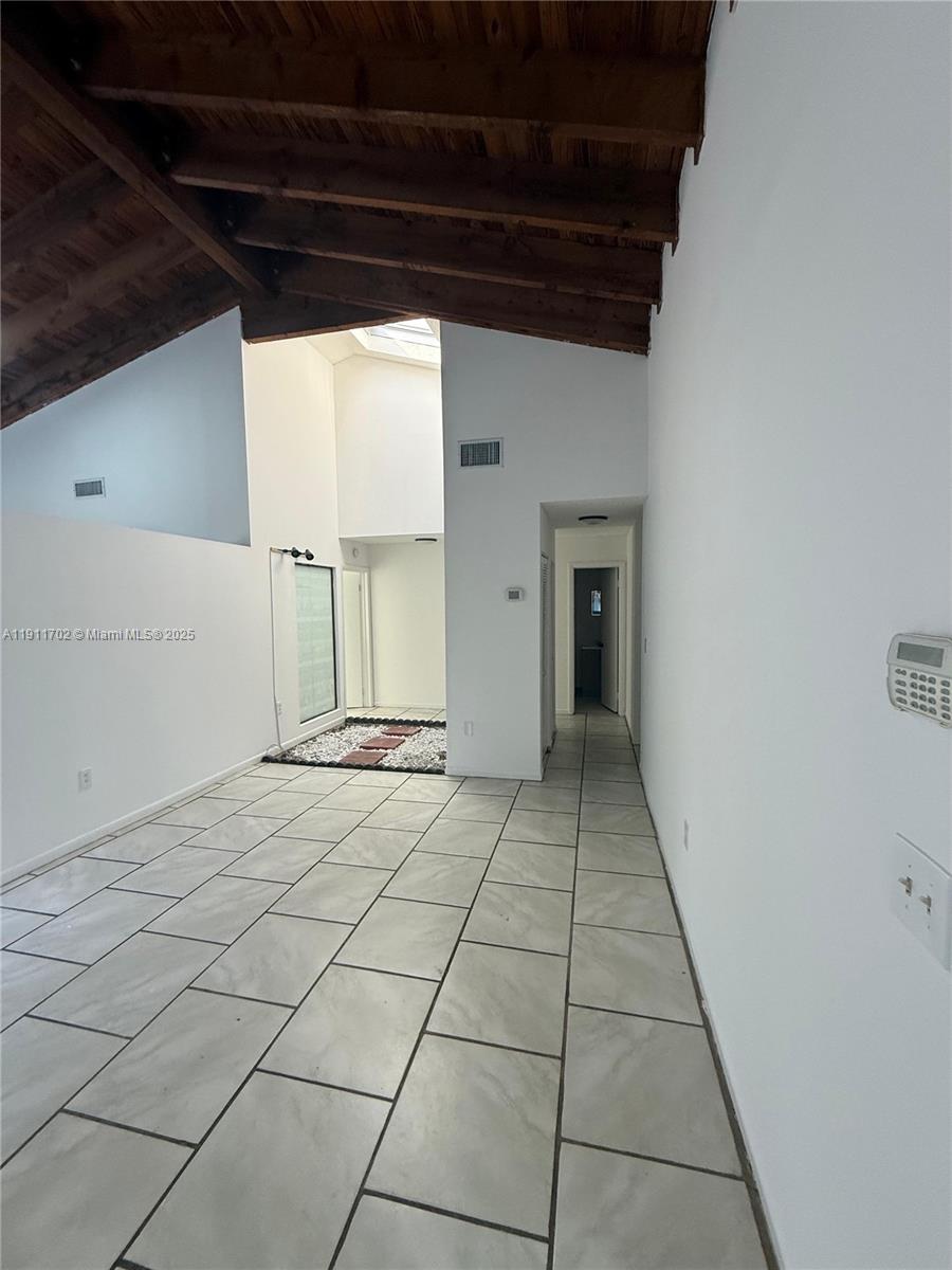 SUNRISE GOLF VILLAGE NORT - Residential Lease