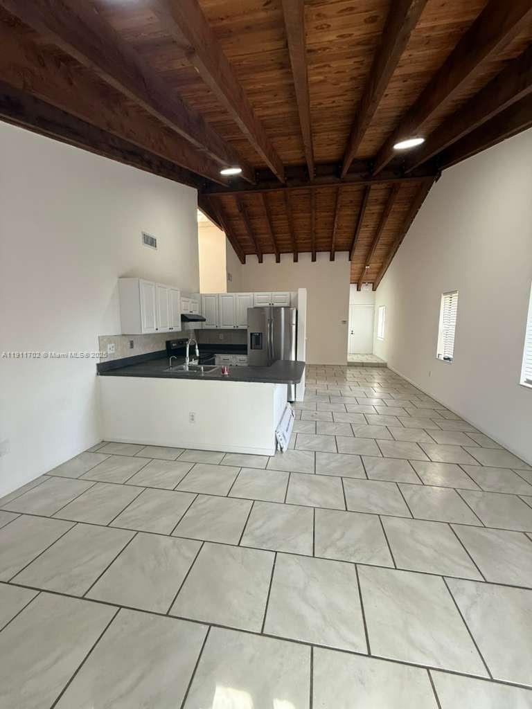 SUNRISE GOLF VILLAGE NORT - Residential Lease