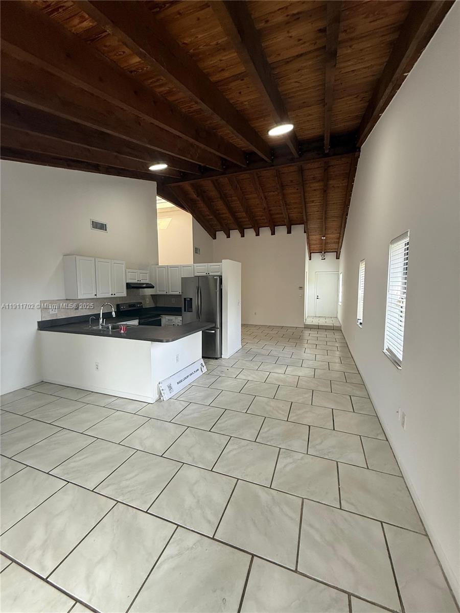 SUNRISE GOLF VILLAGE NORT - Residential Lease