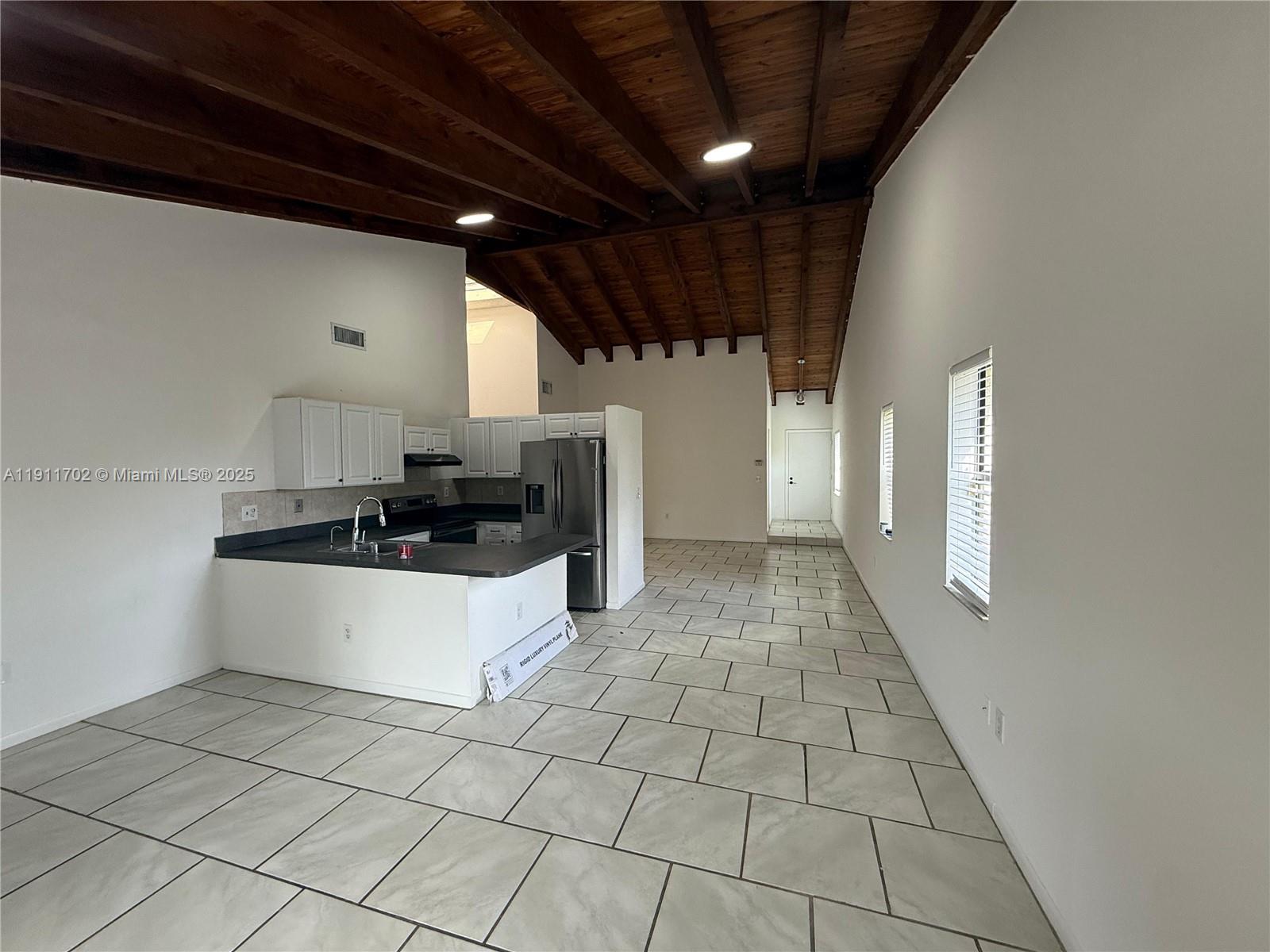 SUNRISE GOLF VILLAGE NORT - Residential Lease