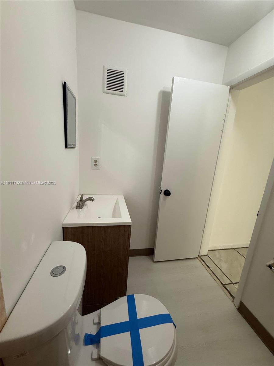 SUNRISE GOLF VILLAGE NORT - Residential Lease