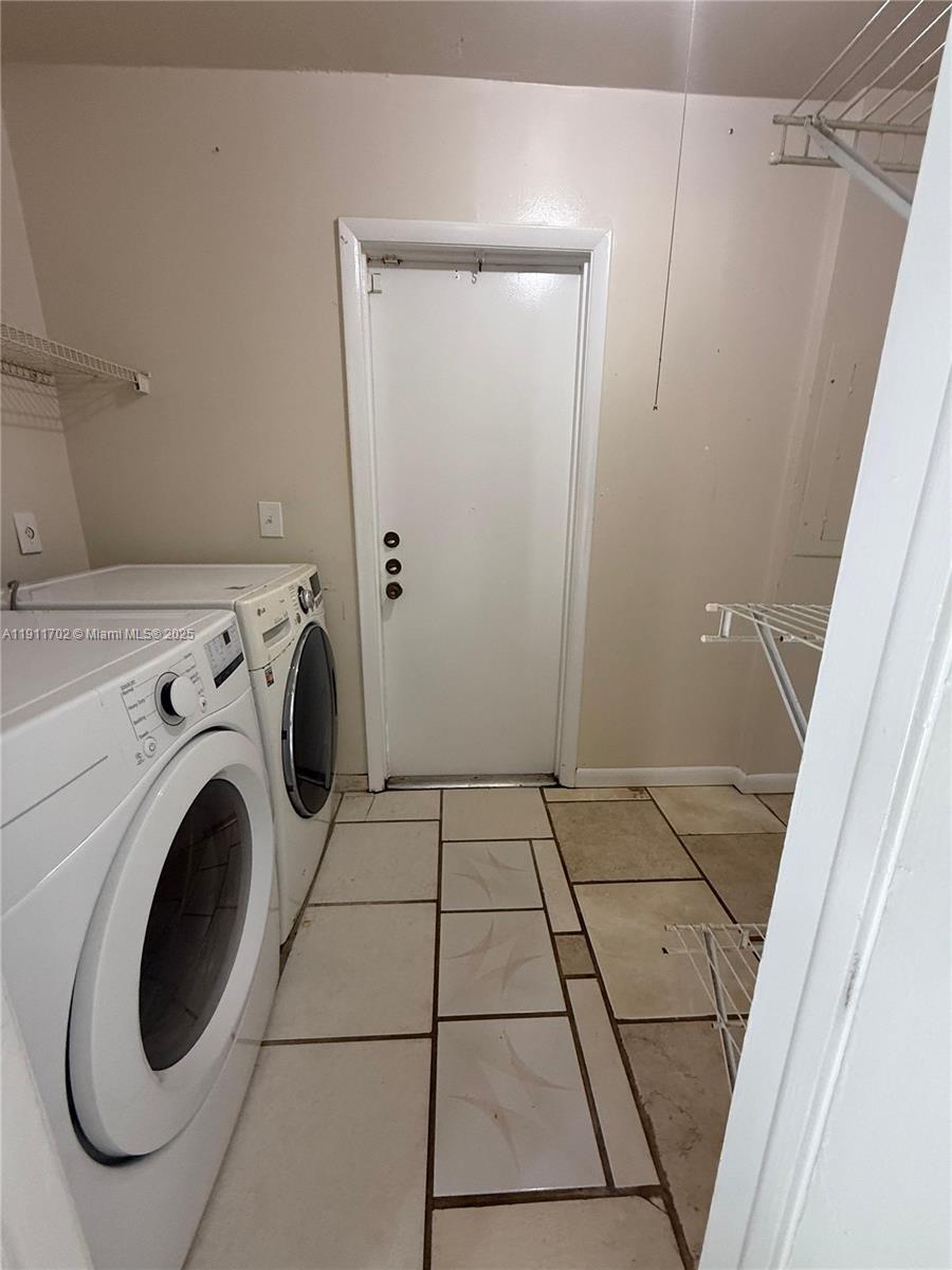 SUNRISE GOLF VILLAGE NORT - Residential Lease