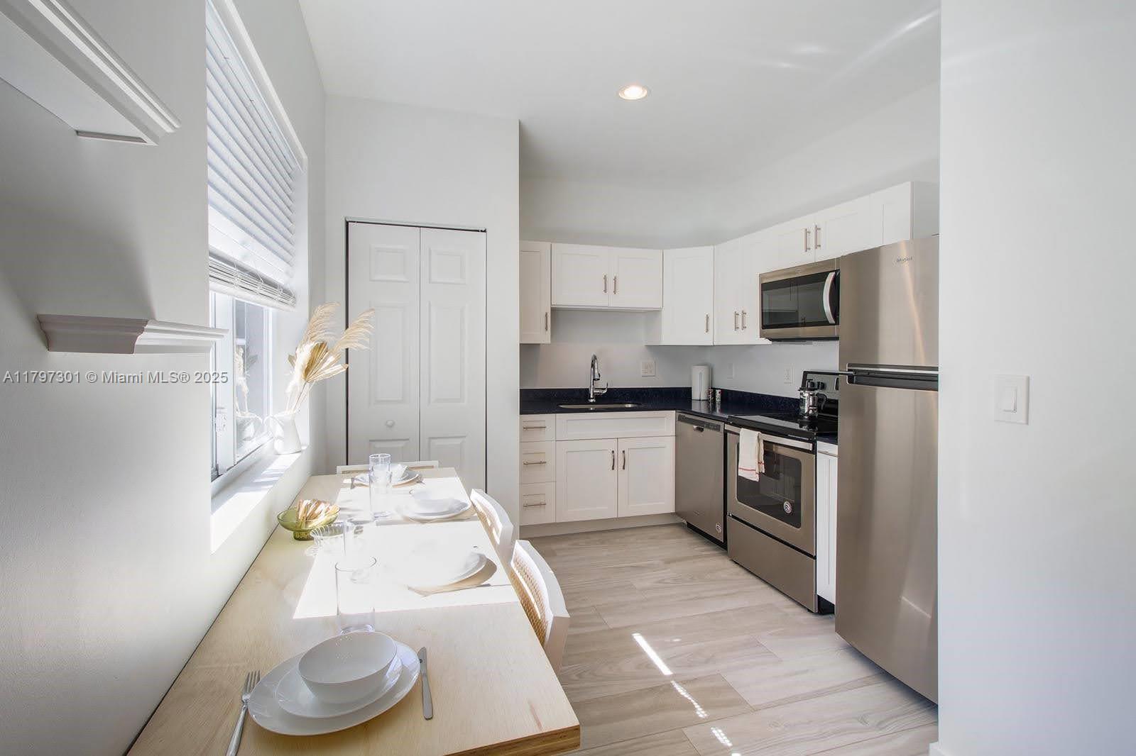 427 NW 34th St 1
