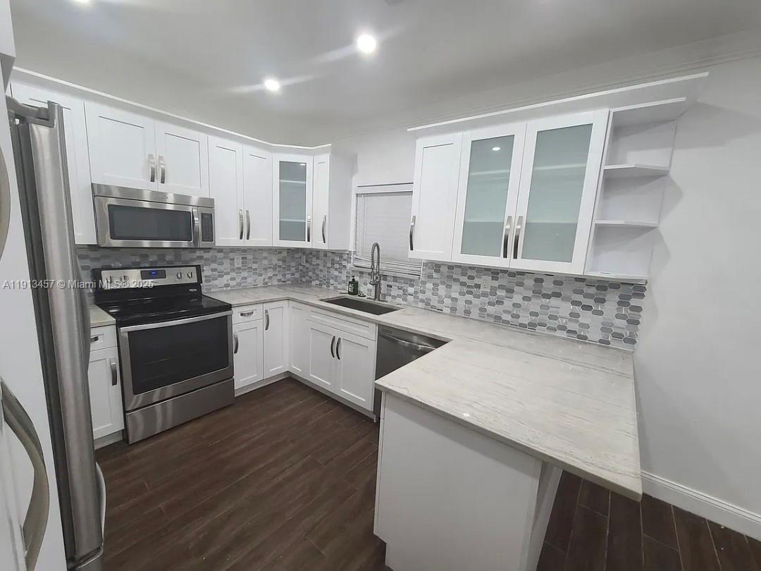 PRECIOUS HOMES AT TWIN - Residential Lease