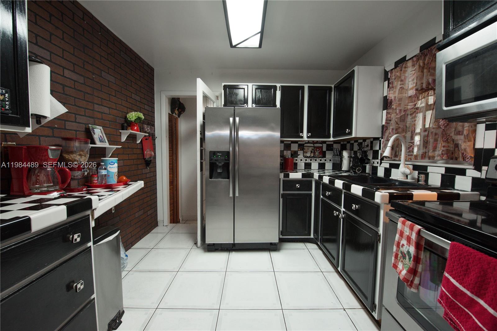 MOWRY DRIVE ESTATES - Residential