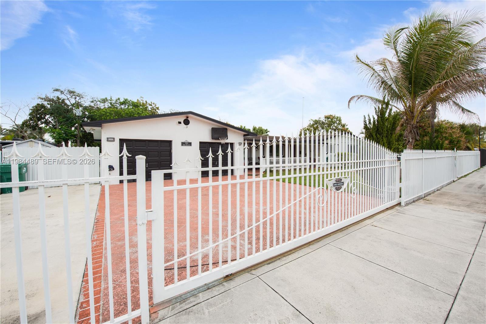 MOWRY DRIVE ESTATES - Residential