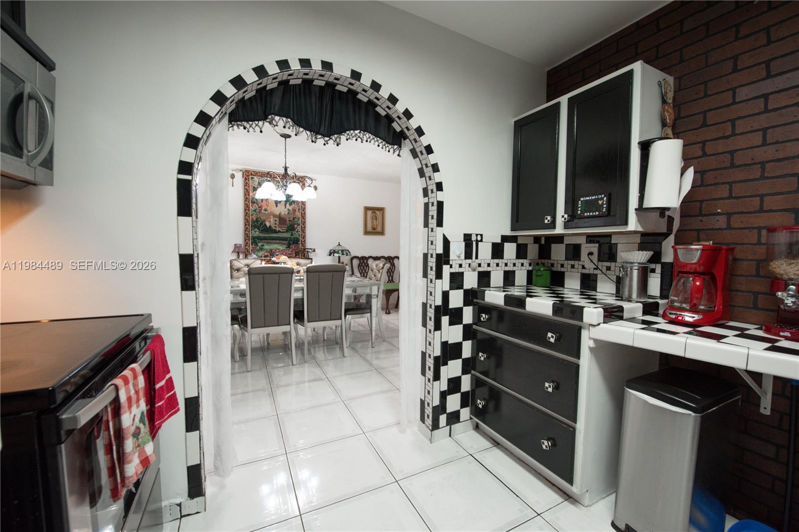 MOWRY DRIVE ESTATES - Residential