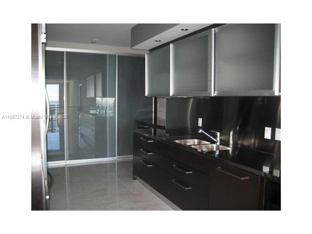 UNFURNISHED. BREATHTAKING OCEAN VIEWS AWAIT YOU FROM THE BEST PRICED 2-LEVEL PENTHOUSE IN THE BEACH CLUB. 2570 SQ.FT. 3/4 DIRECT OCEAN VIEW, REMODELED: FLOORS, KITCHEN, DOORS, LIGHTINING, CLOSETS. BALCONY PLUS 1300 SQ.FT. 5 STAR COMPLEX DIRECTLY ON THE OCEAN. BUILDING FUTURES 40,000 SF FULL SERVICE SPA & FITNESS CLASSES, YOGA, LATIN DANCING, POOL TRAINING, POOL AREA BAR.
