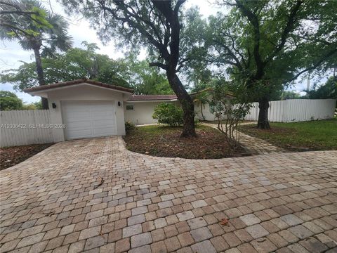Photo of 141 NE 30th St, Wilton Manors, FL 33334 (MLS # A12006422)