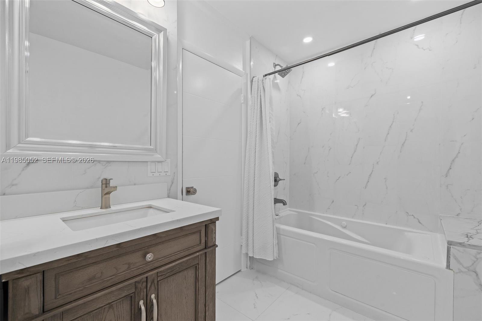 CORAL RIDGE COUNTRY CLUB - Residential