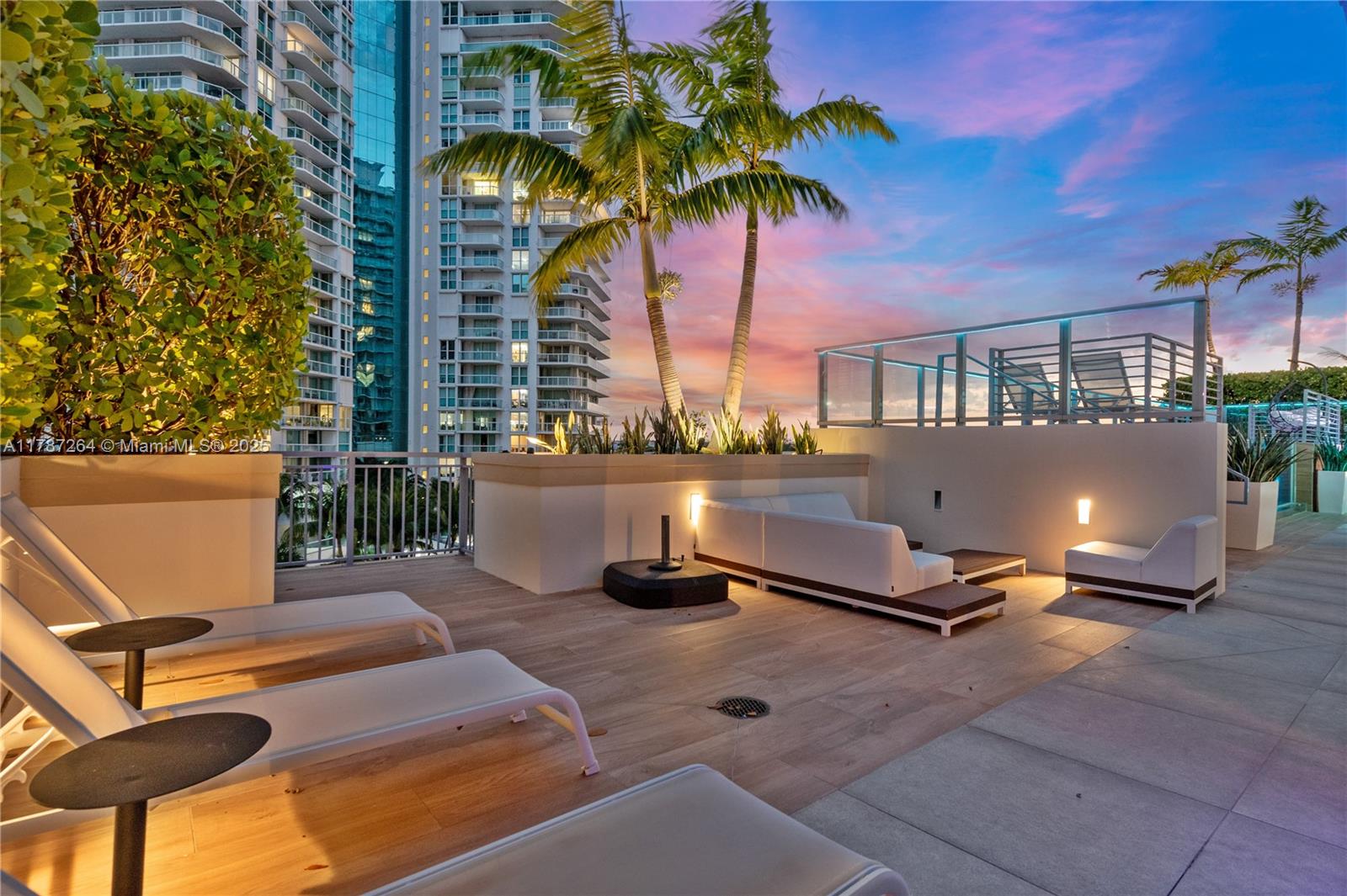 PARQUE TOWERS CONDO - Residential