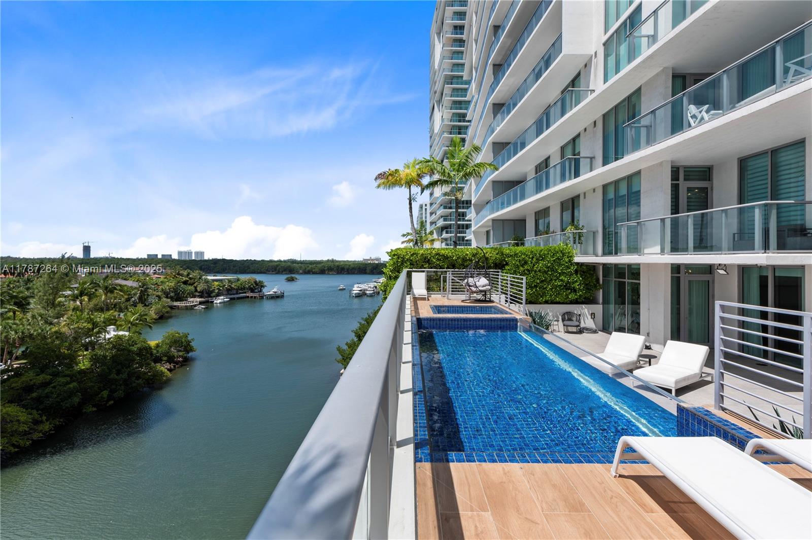 PARQUE TOWERS CONDO - Residential