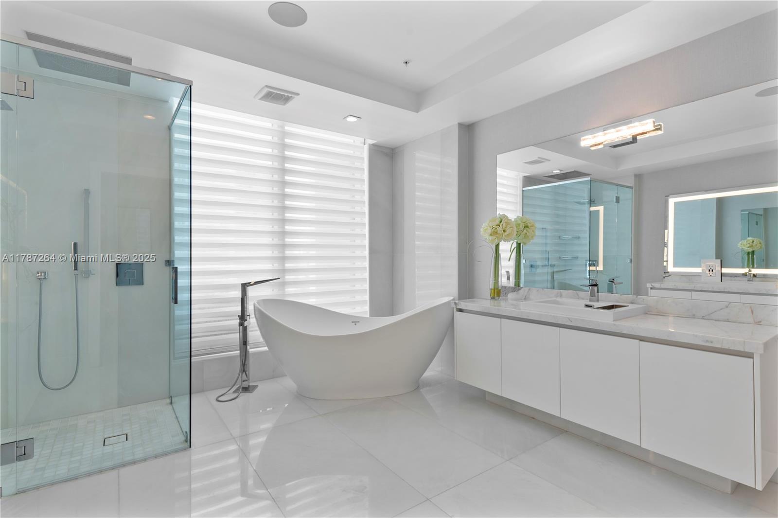 PARQUE TOWERS CONDO - Residential