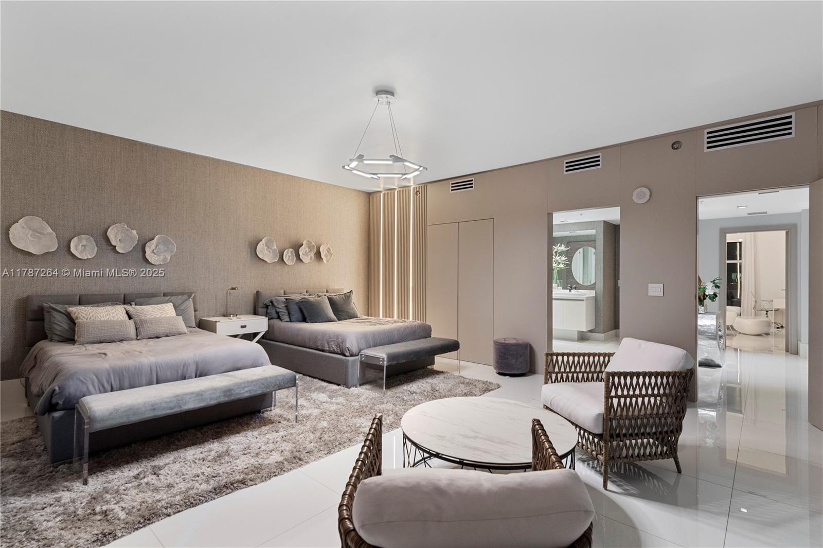 PARQUE TOWERS CONDO - Residential